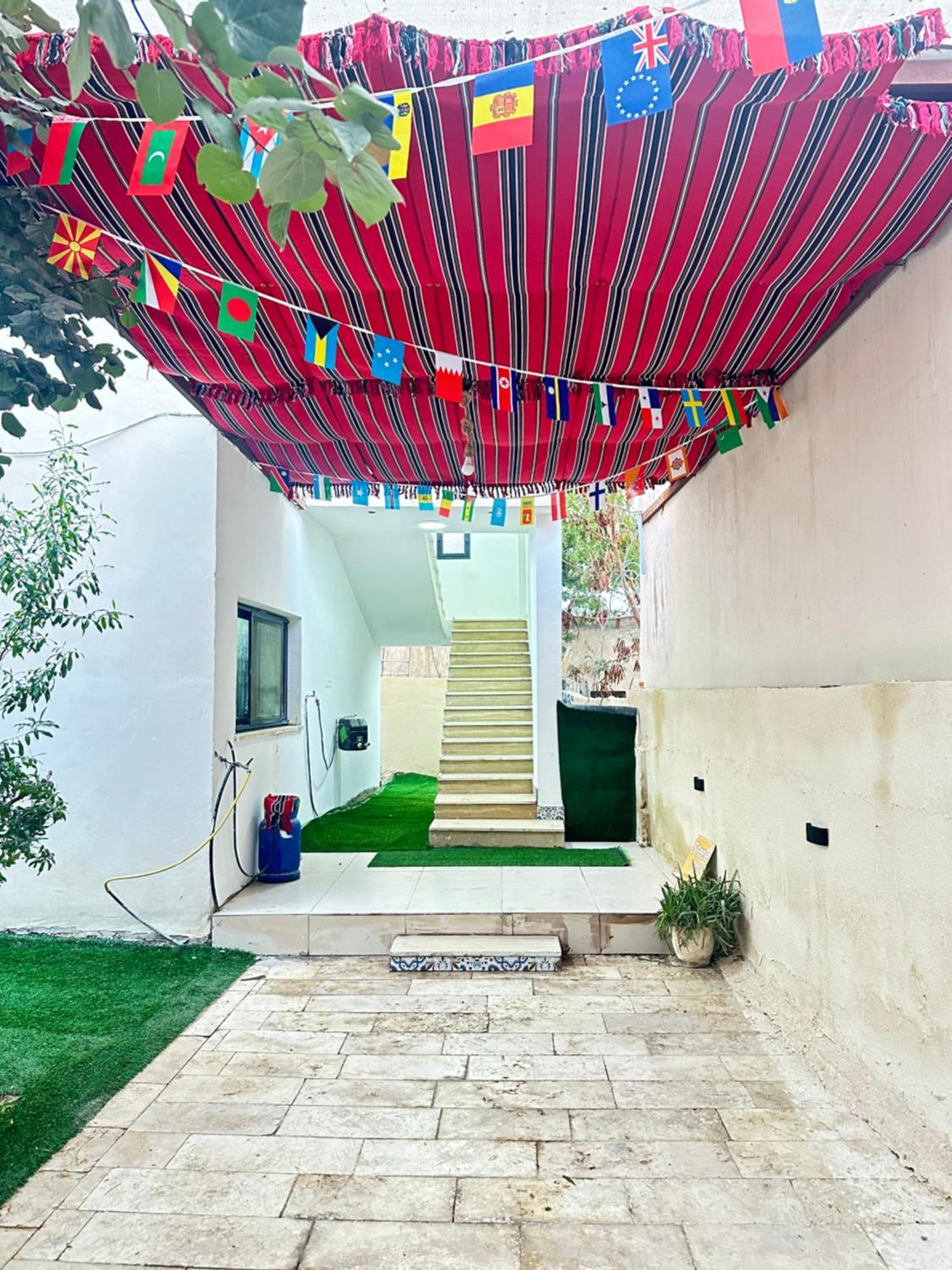 לינה וארוחת בוקר יריחו Steele Honey מראה חיצוני תמונה